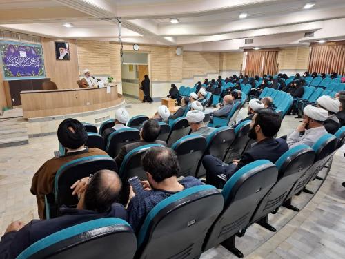 در سیزدهمین نشست کشورشناسی دفتر بین الملل / زمانی